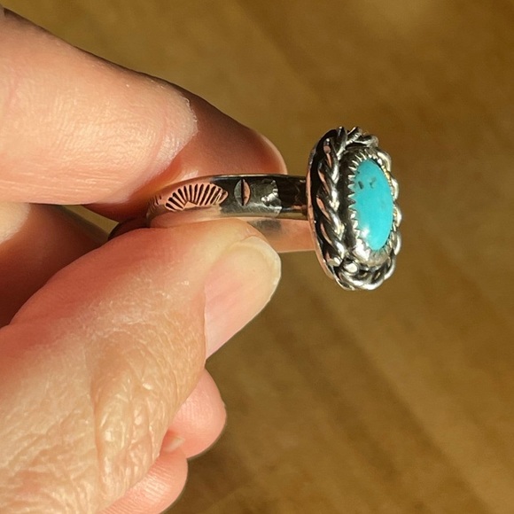 Handmade Kingman turquoise ring in sterling silver. - Picture 4 of 6